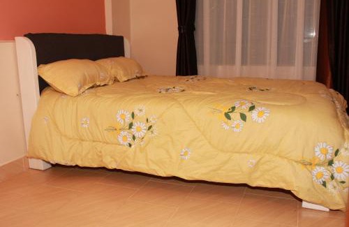 Kenya House | Inviting Kijabe Sunset View Guesthouse with Family Amenities