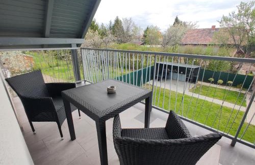 Alsóörs Apartment | Oceanfront Bliss at Kikapcs Apartman - Guest Rated 9.4
