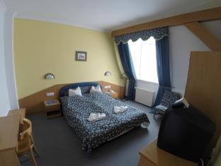 Miskolc-Tapolca Hotel | Oceanfront Kikelet Club Hotel: Guest Rated 9/10 Stay