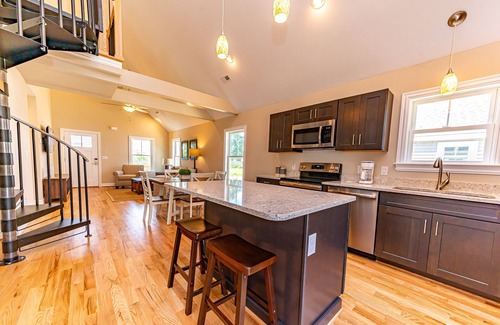 Harbinger House | Relaxing Kilmarlic Crenshaw Golf Resort with Pool & Fitness