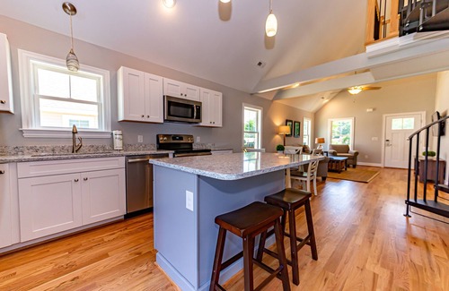 Harbinger House | Golf Resort Getaway with Pool & Ocean Views at Kilmarlic