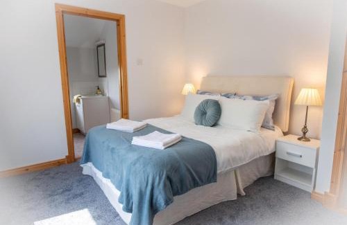 Ardara Bed & Breakfast | Guest Rated Kilcashel House: Family-Friendly Stay in Ardara