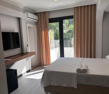 Karaburun Koyu Hotel | Charming KILIÇ MOTEL: Oceanfront Stay with Pet-Friendly Perks