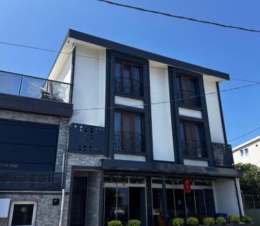 Karaburun Koyu Hotel | Charming KILIÇ MOTEL: Oceanfront Stay with Pet-Friendly Perks
