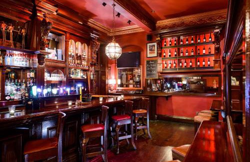 Kilkenny City Centre Hotel | Discover Kilkenny Hibernian Hotel: Family-Friendly Escape