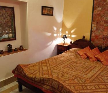 Amar Sagar Pol Cabin | Budget-Friendly Killa Bhawan Lodge - Guest Rated 9.6/10