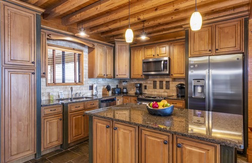 Dadeville House | Unforgettable Stay at Killen Time on Lake Martin