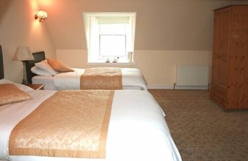 Kilmartin Hotel | Inviting Kilmartin Hotel: Family-Friendly with Breakfast