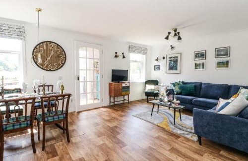 Lochgilphead House | Pet-Friendly Kilmartin View: 4-Star Escape with High Ratings