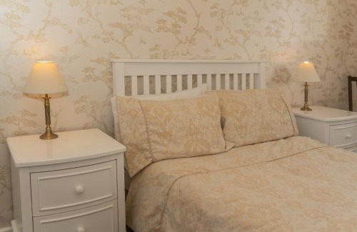 Instow House | Pet-Friendly Kiln House: Family Retreat with Great Reviews