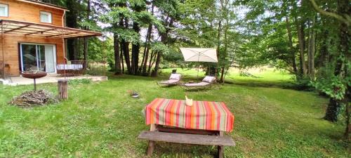 Saint-Dizier-Leyrenne Ski Chalet | Guest Rated: Kilomètre creusois - Pet & Child Friendly Stay