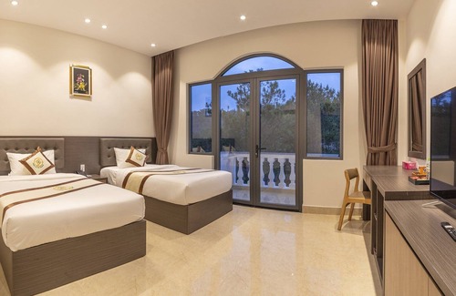 Phuong Resort | Discover Kim Resort: A 4-Star Retreat in Lush Nature