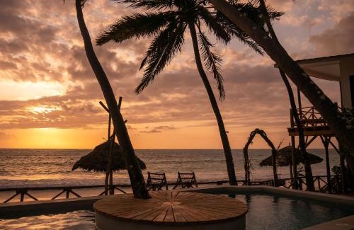 Bwejuu House | Elegant KIMA Serviced Beach House & Suites with Ocean Views
