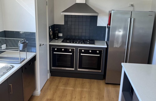 Warrenben House | Stylish 4 Bedroom Holiday Home with Family-Friendly Amenities