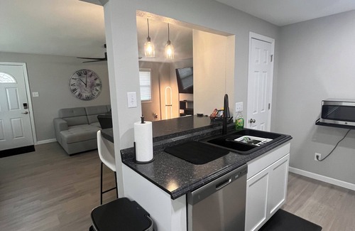Manhattan House | Convenient Stay Near KSU Stadium with Family-Friendly Amenities