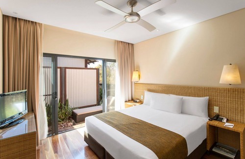 Cable Beach Hotel | Discover Kimberley Sands Resort: Pool, Spa & Eco-Friendly Stay