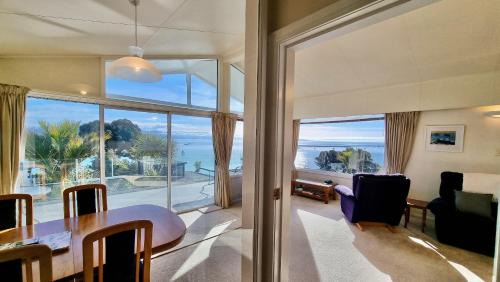 Stepneyville Apartment | Elegant Kimberley Three Penthouse on Nelson Waterfront