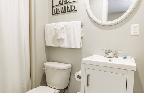 Kimberling City Hotel | Discover Kimberling Cove M1: Pool, Breakfast & Family Fun
