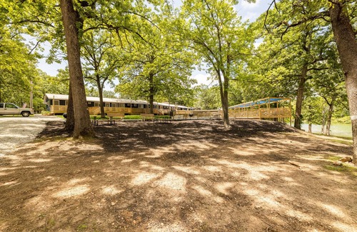 Kimberling City Apartment | Kimberling Cove M10: Family-Friendly Stay with Pool & Breakfast