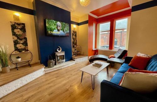 Rotherham House | Family-Friendly Kimberworth House: 4-Star Stay by M1
