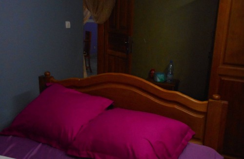 Akwa II Hotel | Discover Kimis Place: Family-Friendly with Dining Options