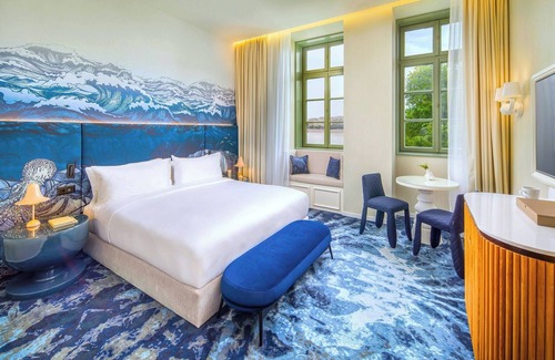 Orszagut Hotel | Elegant Kimpton BEM Budapest: Spa, Restaurant & Hot Tub