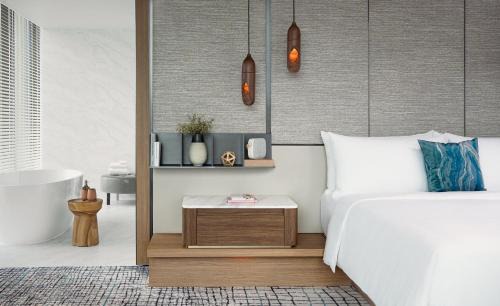 Chidlom Hotel | Indulge at Kimpton Maa-Lai Bangkok, a 5-Star Retreat