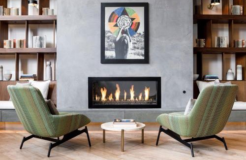 Downtown Palm Springs Resort | Experience Kimpton Rowan Palm Springs: Pet-Friendly Retreat
