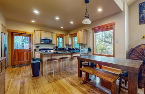 Truckee House | Dreamy Escapes at Kimque Dreams: Family-Friendly Retreat