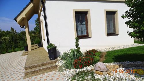 Mojmirovce House | Kid-Friendly Escape at Kimy Home with Kitchen Amenities