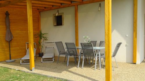 Mojmirovce House | Kid-Friendly Escape at Kimy Home with Kitchen Amenities