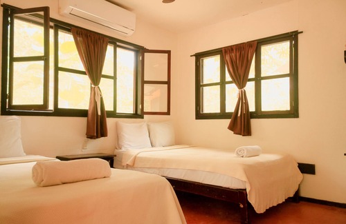 Palenque Hotel | Kin Balam Cabanas: Relaxing Escape with Pool & Spa