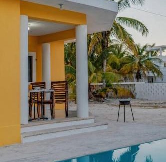 Telchac Puerto Apartment | Oceanfront KIN House: Guest Rated 10/10 with Pool Access