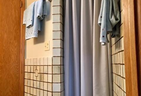 Yosemite Forks House | Exceptional Kin House Guest Suite - Family-Friendly Retreat