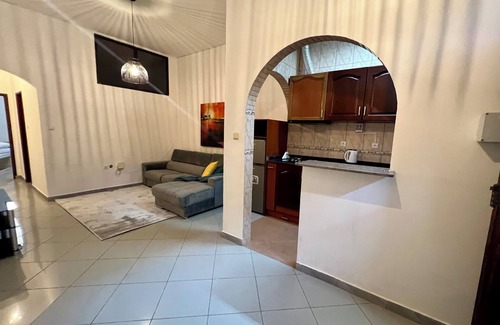 Luanda Apartment | Kinaxixi Palace in Largo rehabilitated. Spacious apartment with balcony.