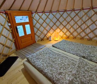 Szentendrei Apartment | Kid-Friendly Kincs Apartman with Hot Tub & Kitchen Access