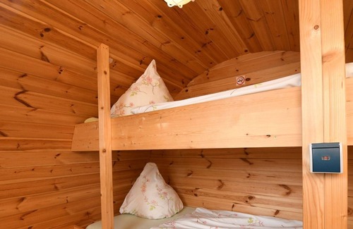 Pleinfeld Cabin | Kinderfass - Waldcamping Brombach