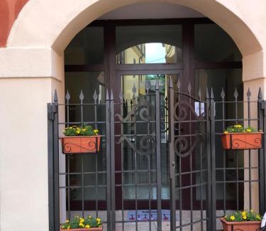 Peschiera del Garda City Centre House | Relax at KINDLY ROBERTA: Family-Friendly Stay in Peschiera