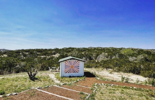 Dripping Springs Cabin | Kindness Cabin @ 13 Acres - Yoga/Stargaze/Hike