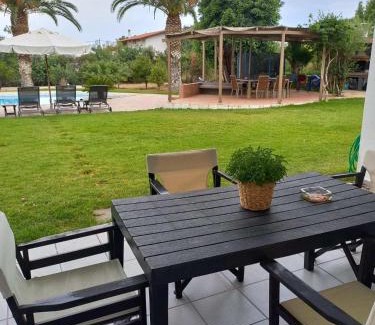 Bralos House | Discover Kinetious Nisous: Pet-Friendly Paradise Awaits!