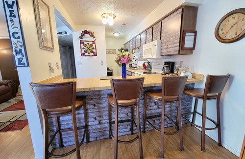 Lawrence House | Relaxing Stay with Massage Chair & King Bed Near KU