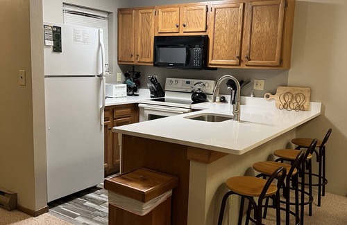 Hidden Valley Condo | Inviting 2BR/2BA Retreat with Pool & Free Living Treasures Tickets