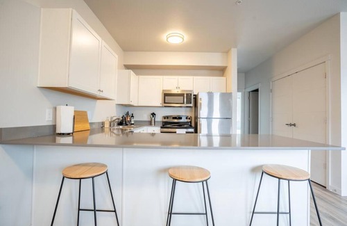 Vancouver Apartment | Boho Room with King Bed near Local Cafes & Grocery Store