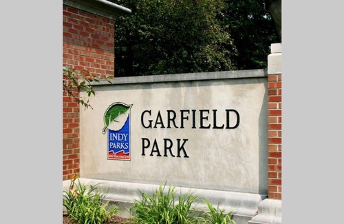 Indianapolis Apartment | Convenient King Bed Near Garfield Park, Downtown Indy