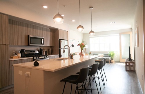 Camarillo Condo | Indulgent King Bed Suite with Pool, Gym & Spa Access