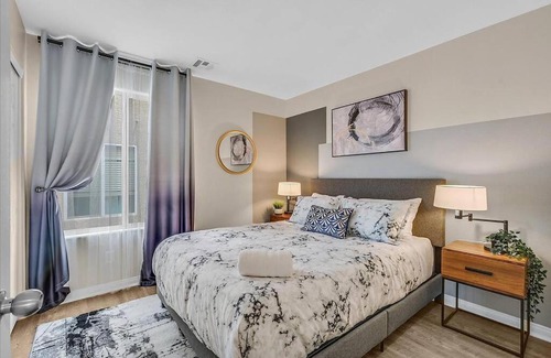 Las Vegas House | Master Suite with King Bed - Perfect for Families & Pets!