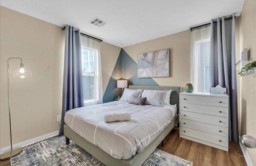 Las Vegas House | Master Suite with King Bed - Perfect for Families & Pets!