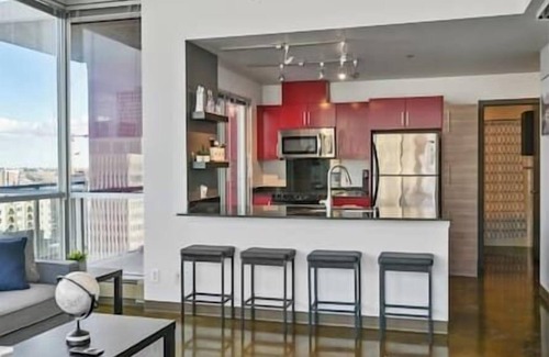 Beltline Apartment | King Bed | Mins to Saddledome | AC | UG Parking