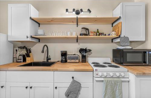 Huntsville Apartment | Modern Studio Apartment with King Bed - Rated 8.8/10