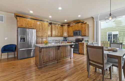 Walnut Grove House | Comfortable 4-Bedroom Home with Ocean View in Vancouver